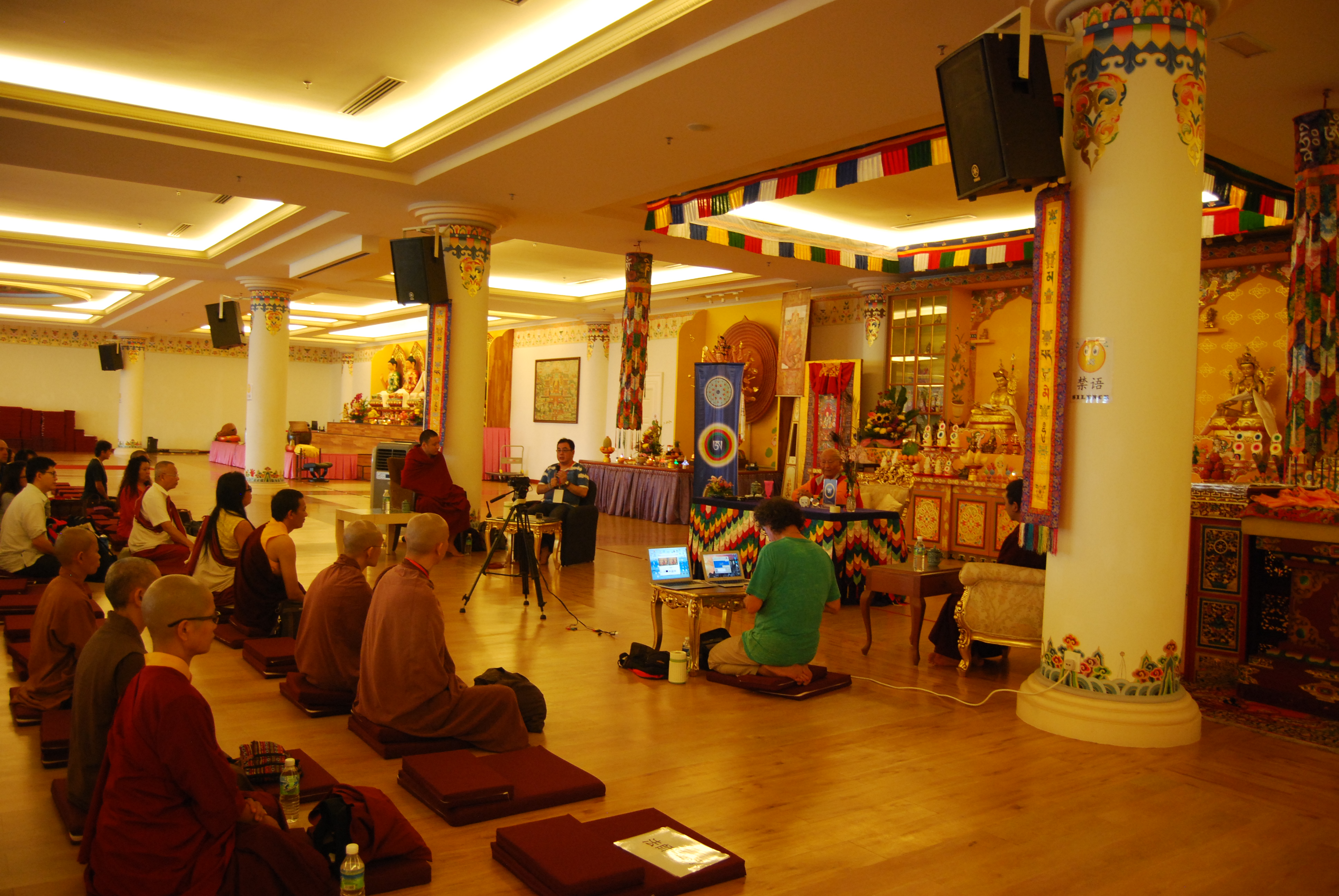 Rinpoche insegna in Malesia