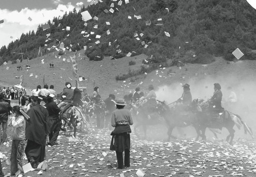 Losar celebration with horses. Photo L. Ottaviani