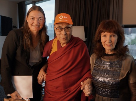 DALAI LAMA & Babeth & Laetitia 2014 copy