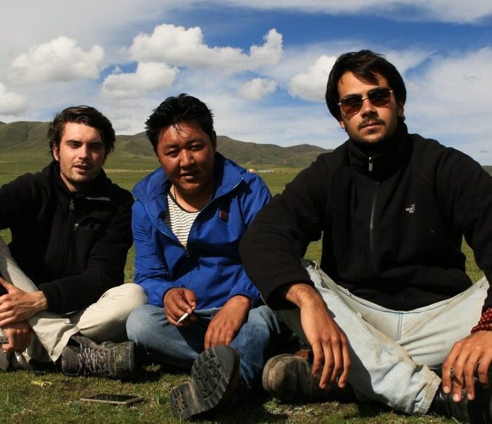 Viaggio tra i giovani nomadi tibetani