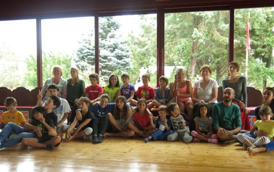 yoga holiday group photo of children and instructors