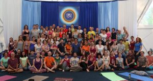 Group photo of participants in harmonious breathing kunsangar