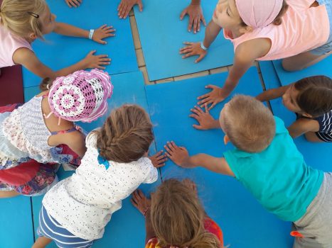 children practising kumar kumari at the estival