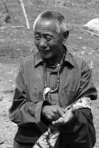 Apa Aloei explaining the mo
