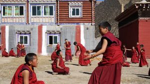 Young monks debating at Galenteng