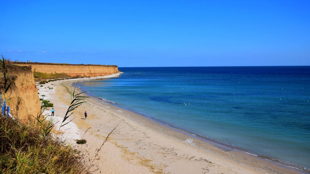 Veduta dal Mar Nero dalla costa vicino a Merigar East