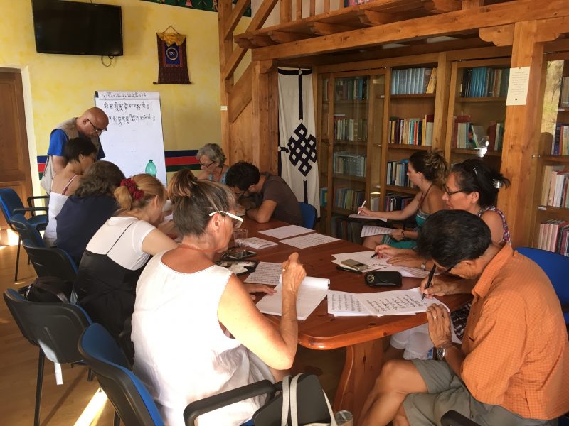 Calligraphy workshop in the library. Photo by Margherita Pansa