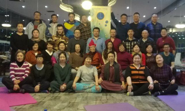 Ad Haebin seminari a maggio e giugno (Danza del Vajra per il Beneficio degli Esseri, seminario aperto di Yantra Yoga, Respirazione completa e Kunbhala ) con Tracy Ni, 28 maggio – 5 giugno 2018