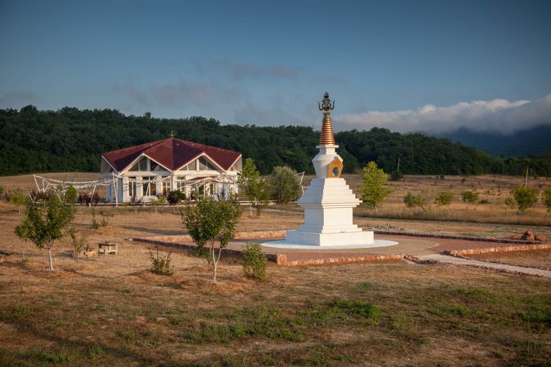 Completion of the Stupa at Kunsangar South