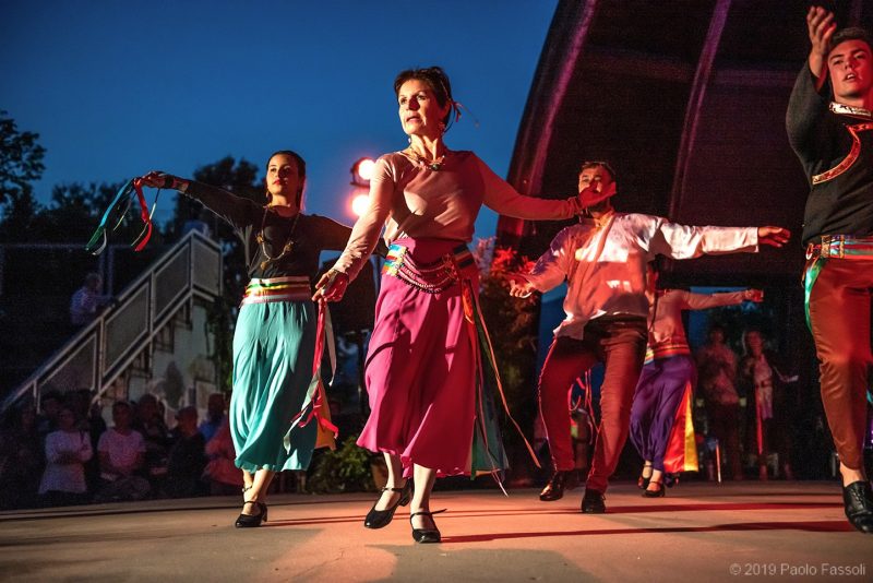 heart khaita joyful dances