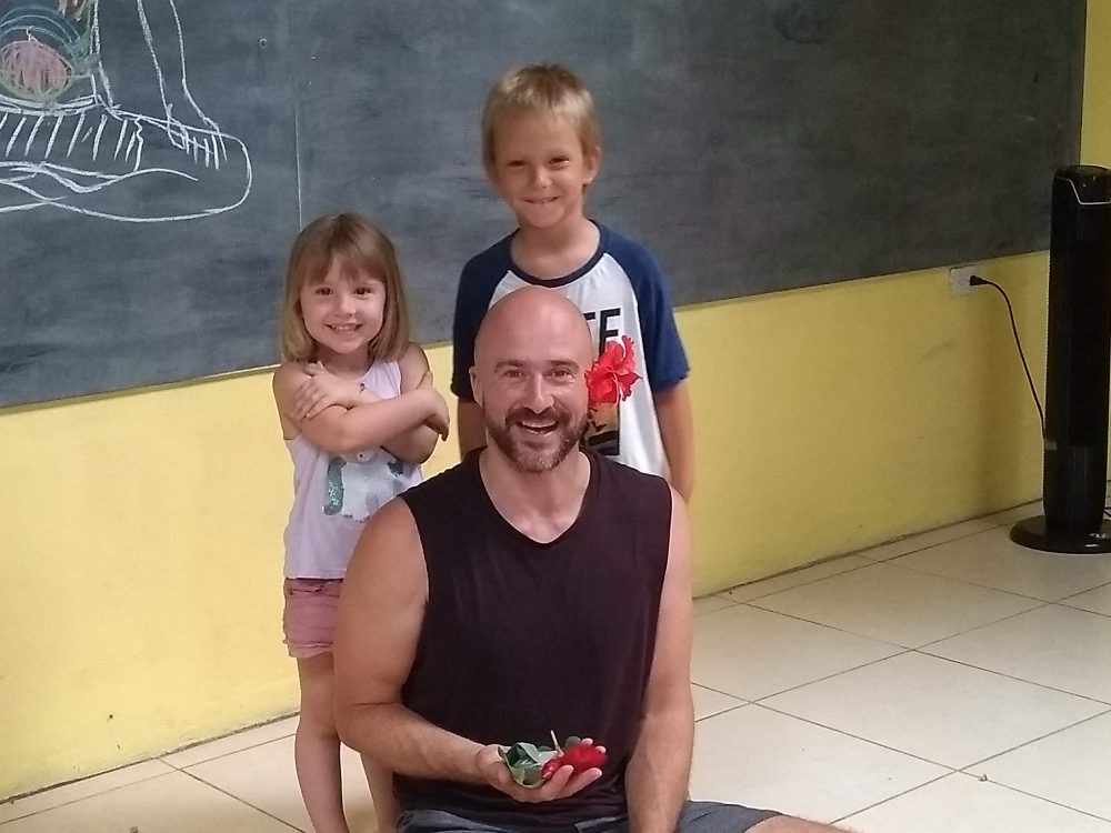 Santi Maha Sangha, Yantra Yoga, Vajra Dance, Khaita and Bagchen in Costa RIca