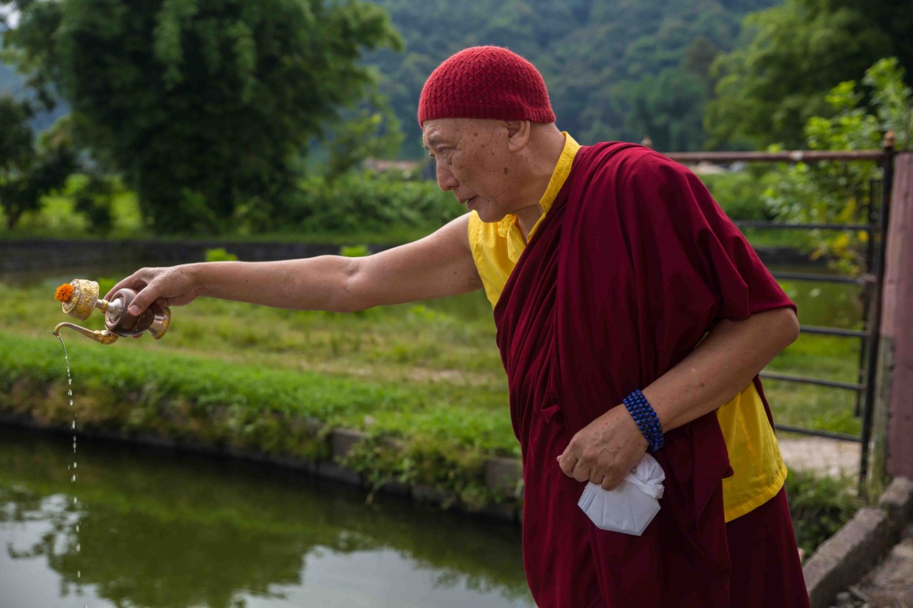 SSI UK Fish Release with Drugu Choegyal Rinpoche