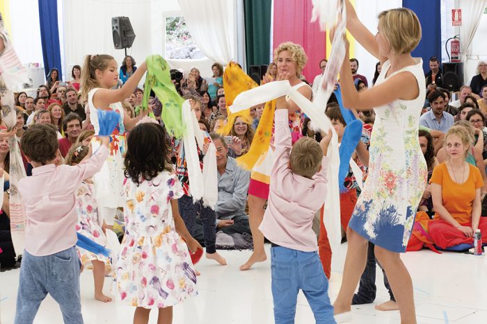 Danzare insieme – Progetto online Khaita Forever