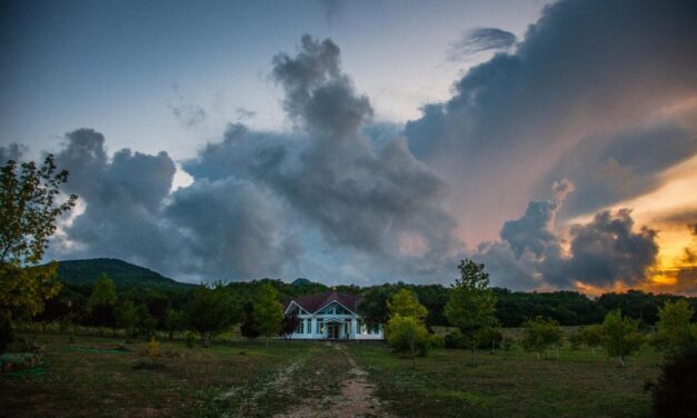 Stagione estiva a Kunsangar South, Crimea