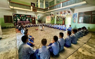 Kumar Kumari Yoga alla Scuola Manasarovar, Kathmandu