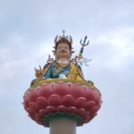 Un’offerta sincera: una statua del Guru Padmasambhava