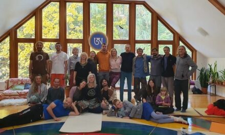 The Blooming Mandala of Yantra Yoga in the Czech Community